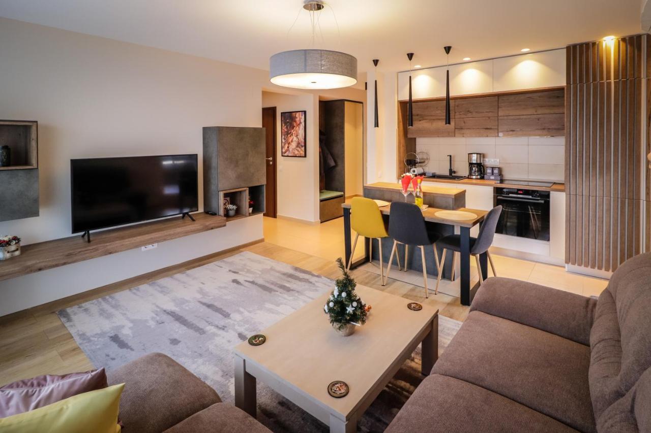 Ferienwohnung Lux Green Apartament 2 Brașov Exterior foto