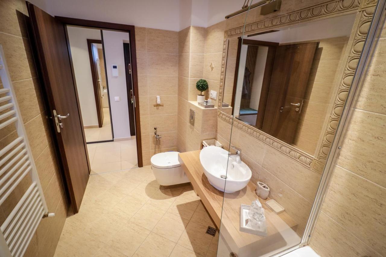 Ferienwohnung Lux Green Apartament 2 Brașov Exterior foto