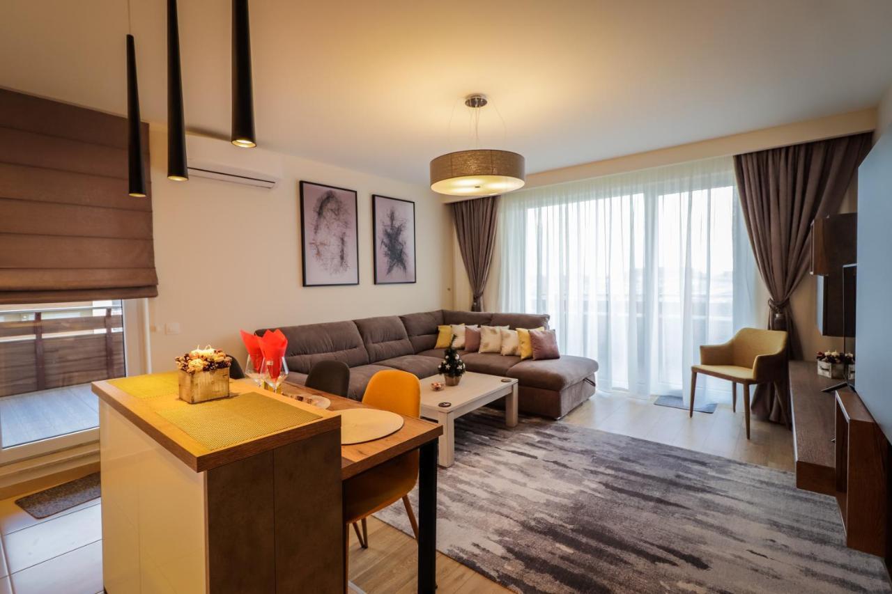 Ferienwohnung Lux Green Apartament 2 Brașov Exterior foto