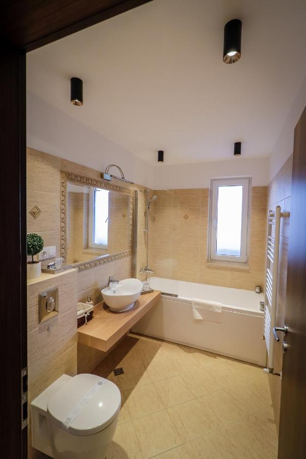 Ferienwohnung Lux Green Apartament 2 Brașov Exterior foto